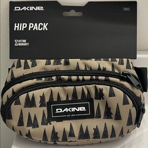 Dakine Bear Games Belt Bag in Black and Tan